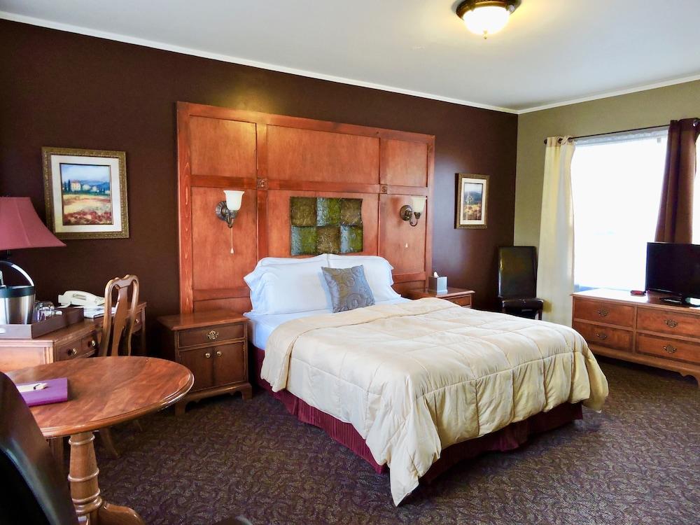 Vinehurst Inn And Suites