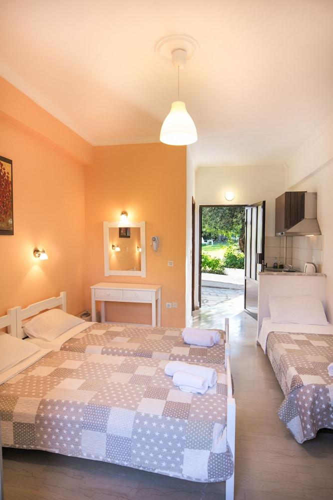 Marilena Apartments & Studios