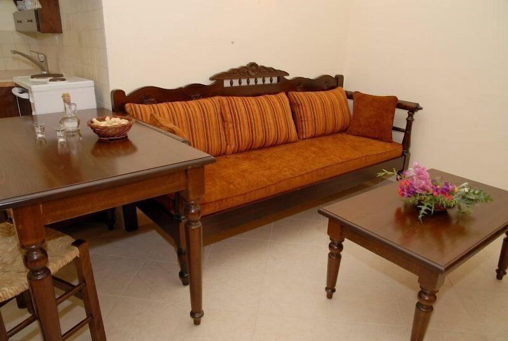 Aposperitis Traditional Guesthouse