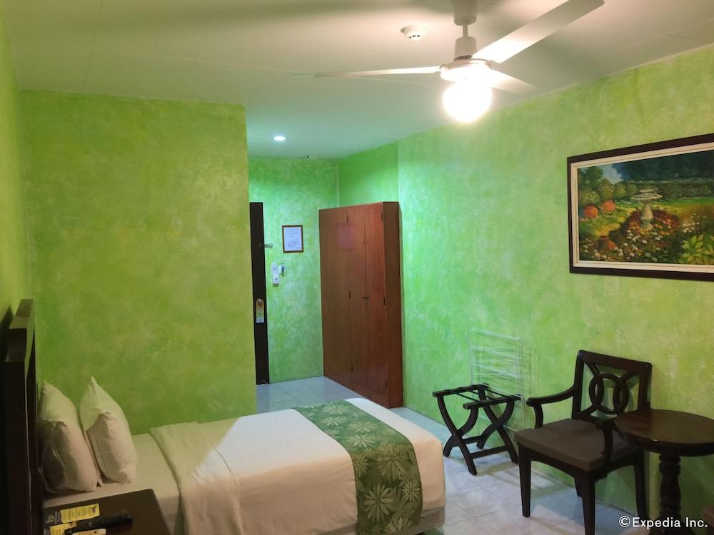 Flushing Meadows Resort and Playground