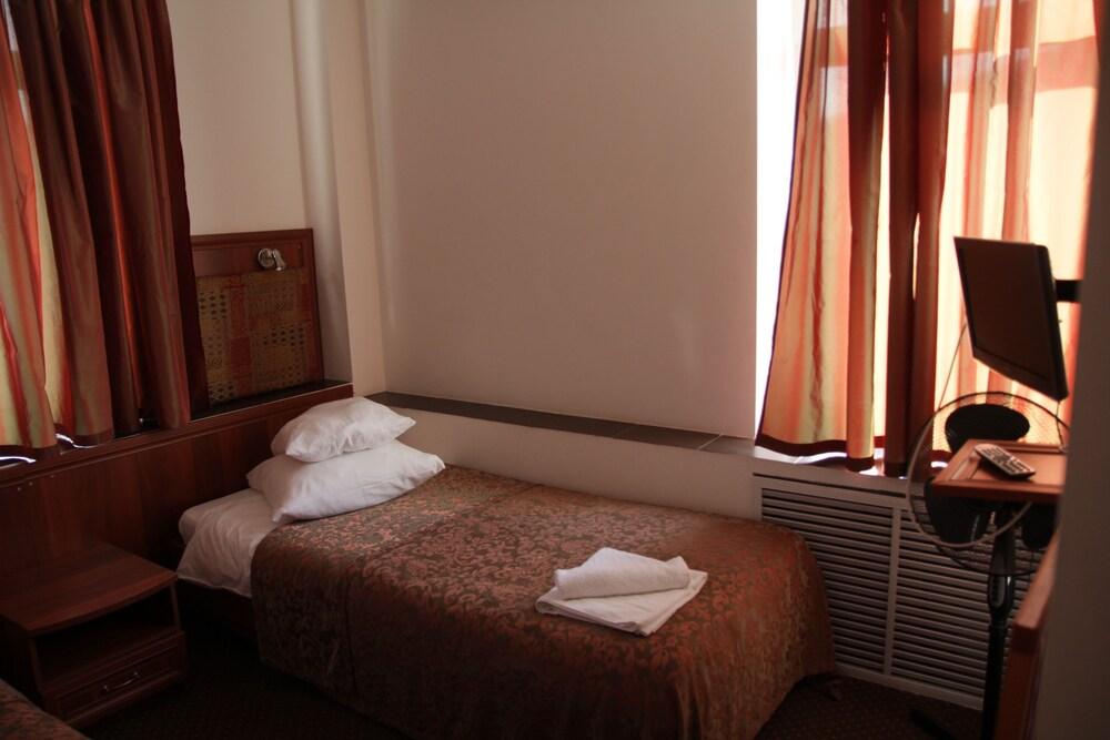 Apartments on Maly Karetny