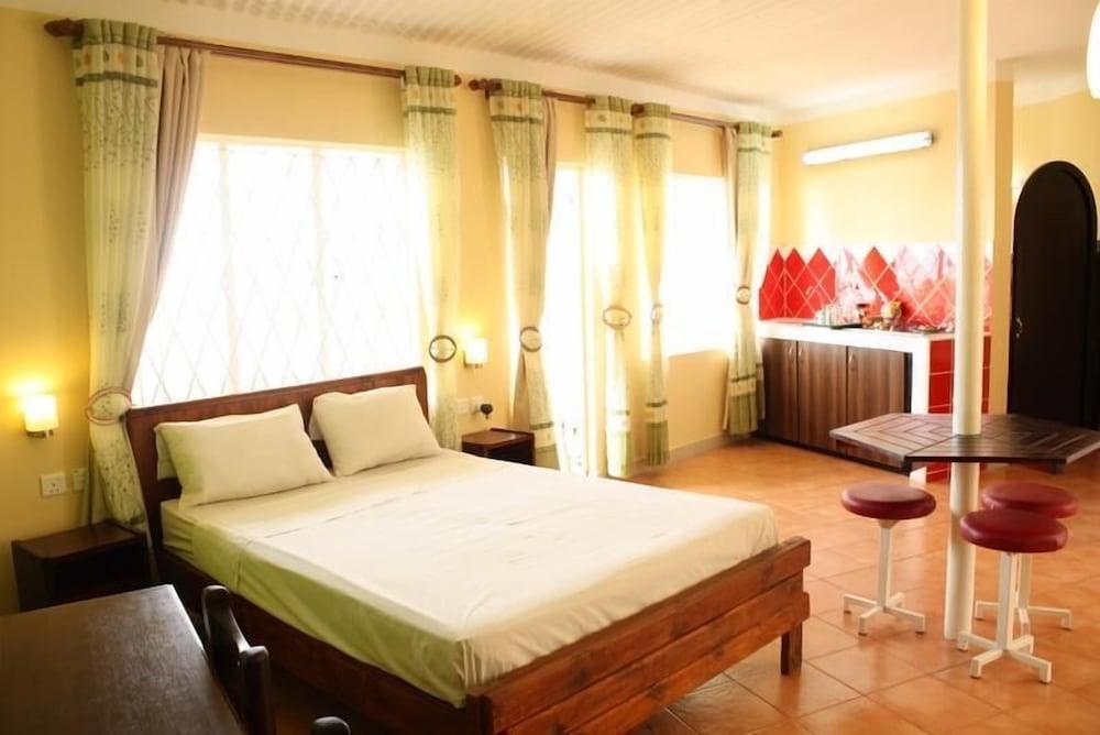 Le Cactus Guesthouse