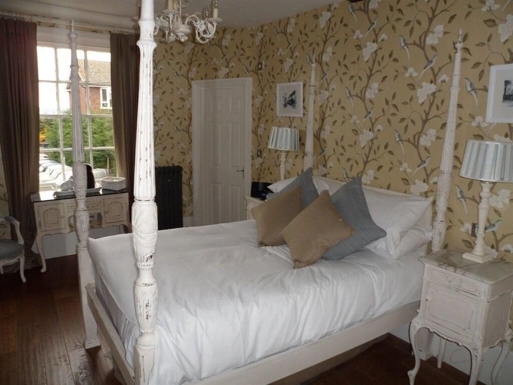 No.64 at the Joiners