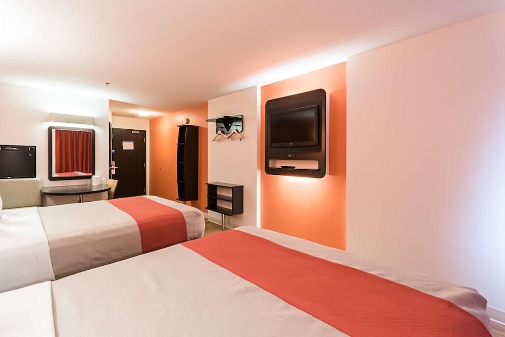 Motel 6 Moosomin, SK