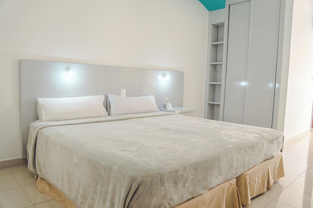 Hotel LIVVO Don Paco