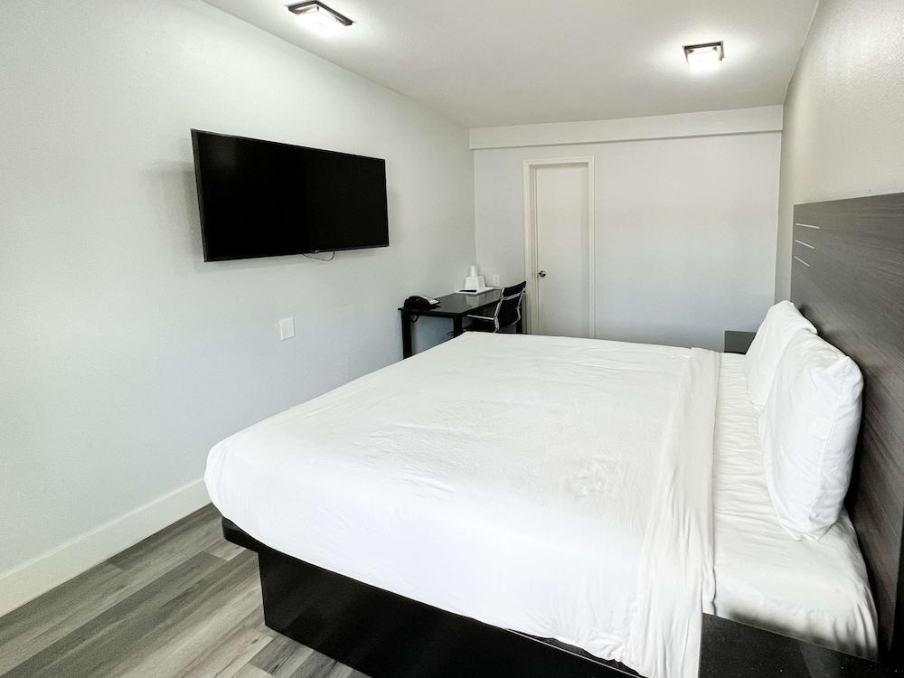 Motel 6 Santa Cruz, CA