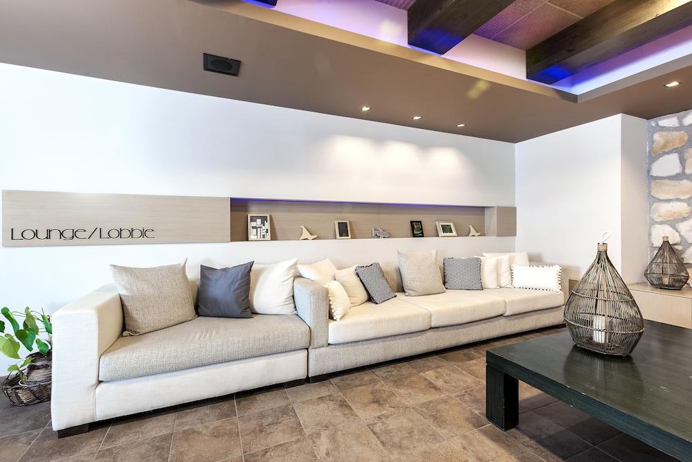 Memories Beach Hotel