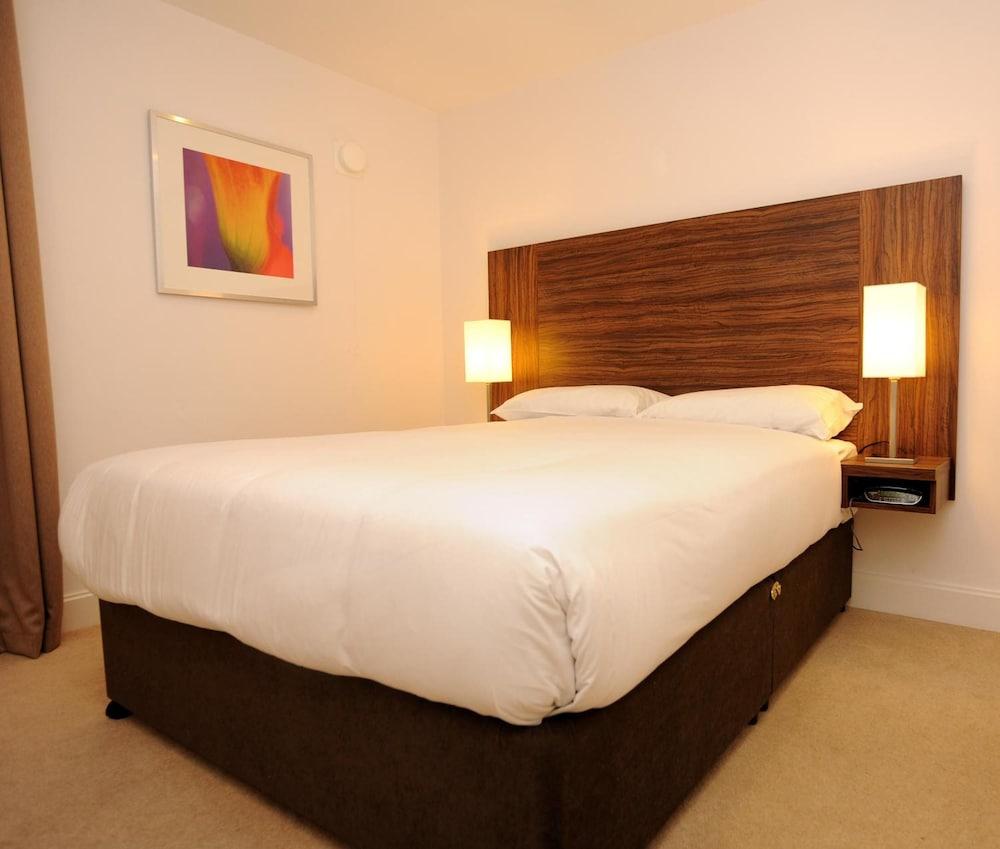 PREMIER SUITES PLUS Bristol Cabot Circus