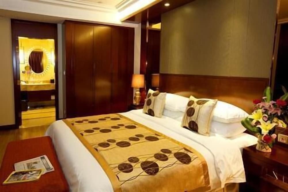 Golden Eagle Summit Hotel Kunming