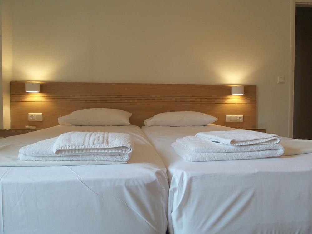 Neapolis Rooms & Apartments