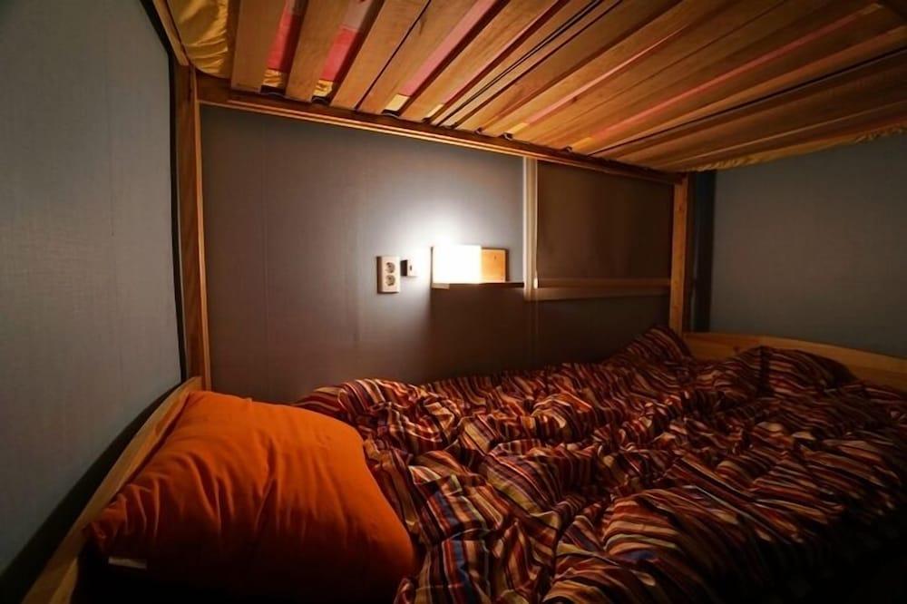 710 Guest house Yellow