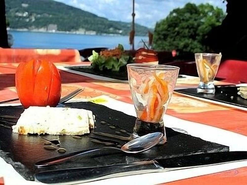 Les Acacias Bellevue