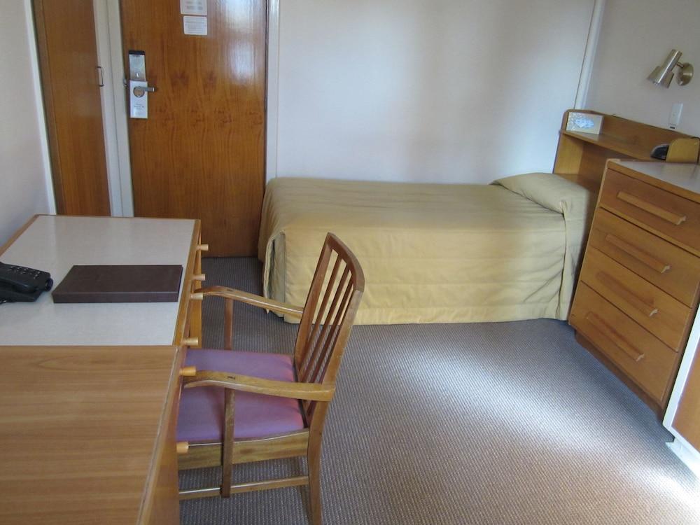 ANU - University House Hotel