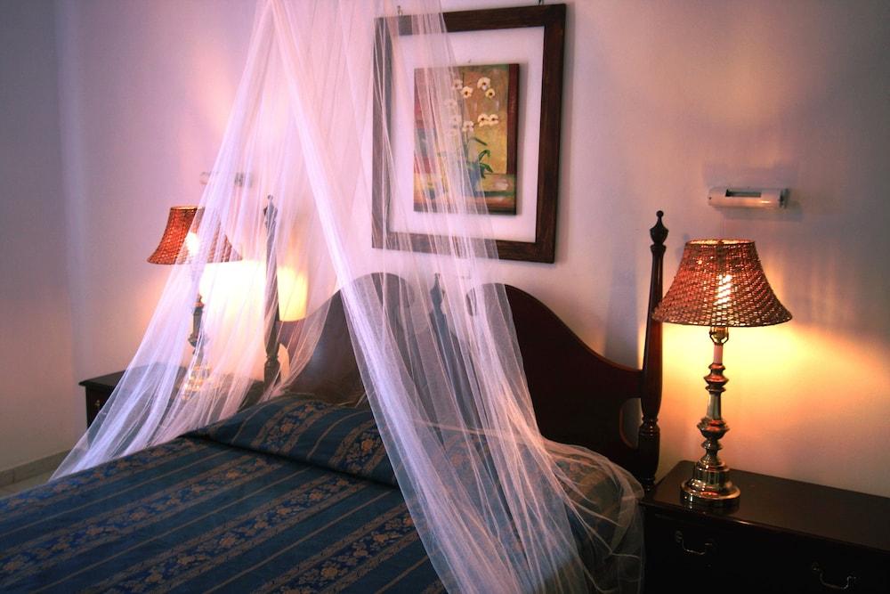 Villa Phoenix Apartments & Studios