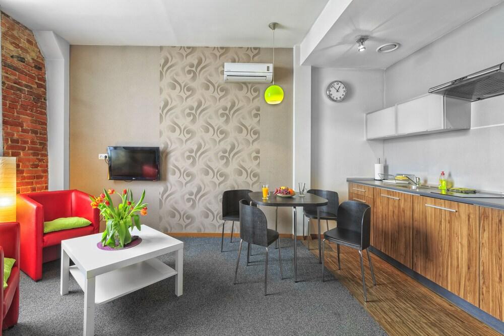 Aparts Bed & Breakfast