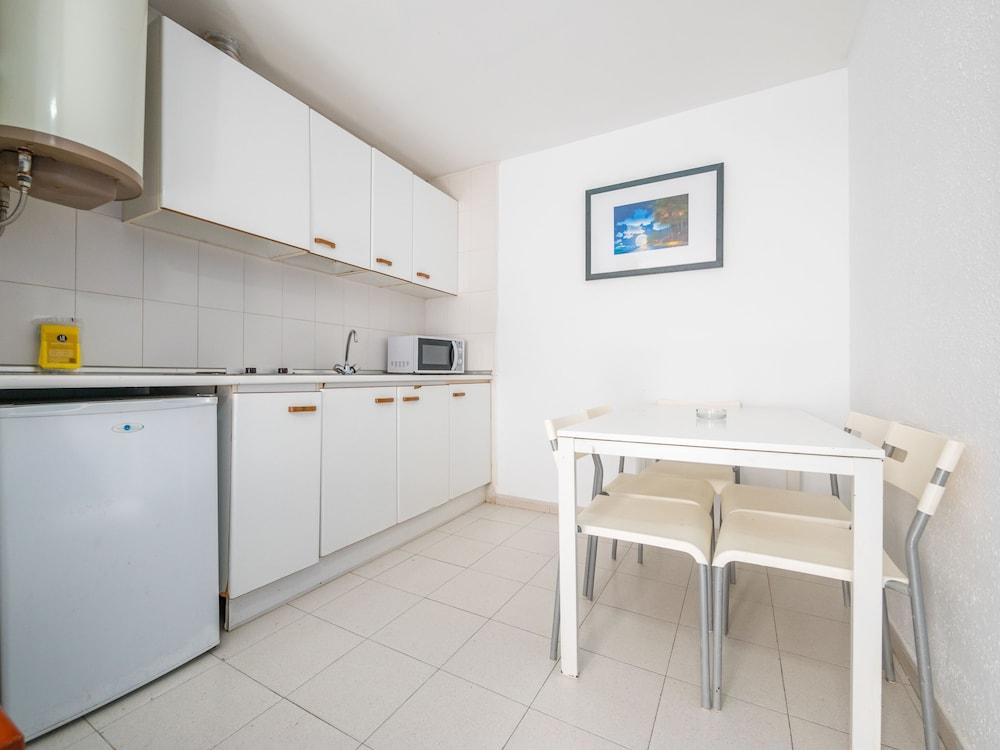 Apartaments AR Monjardí