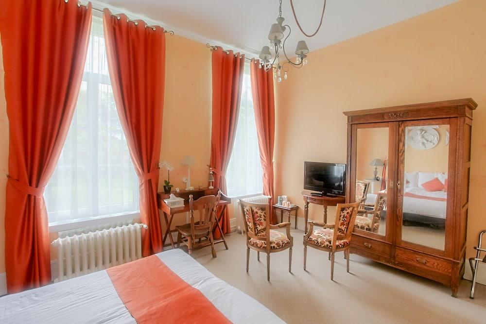 Château de Moulin le Comte