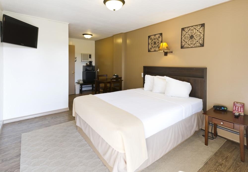 Sunset Lodge Escanaba