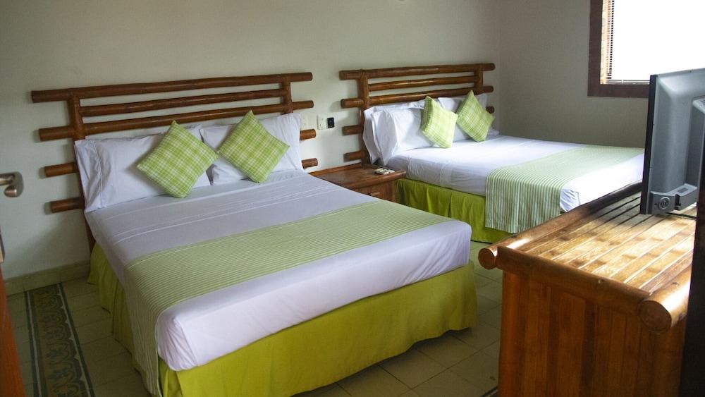 Hotel Girardot Resort by On Vacation