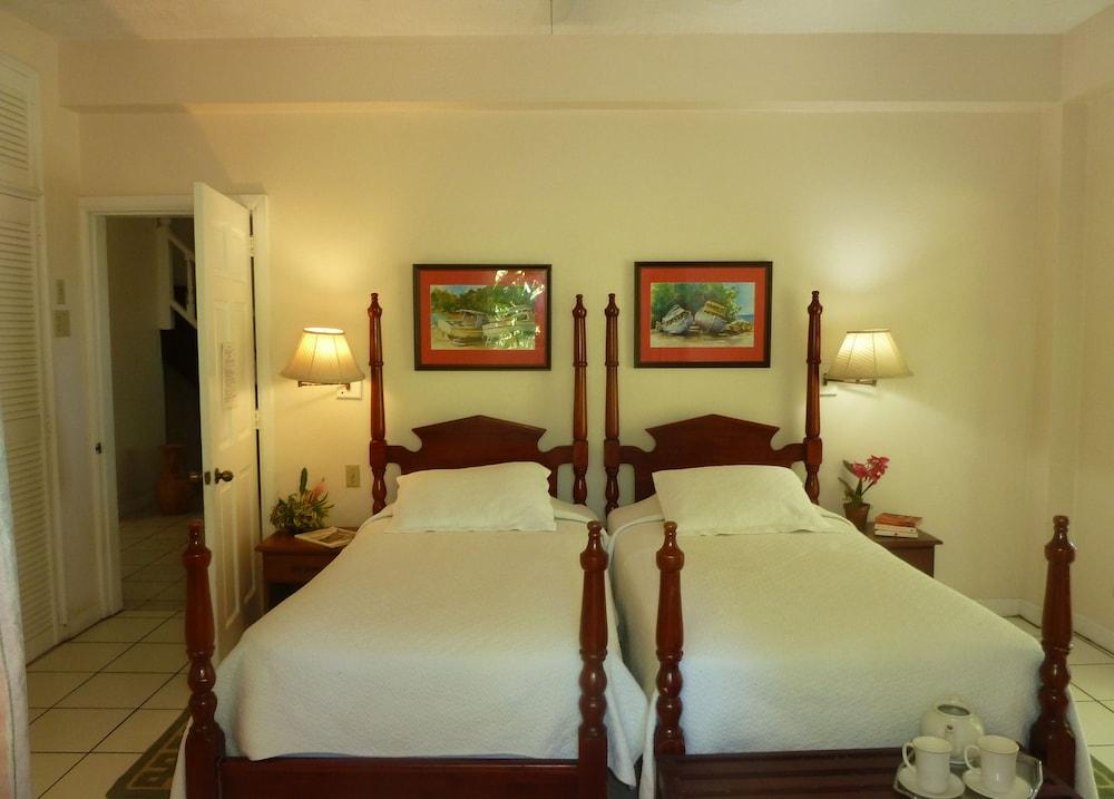 Plantation Beach Villas