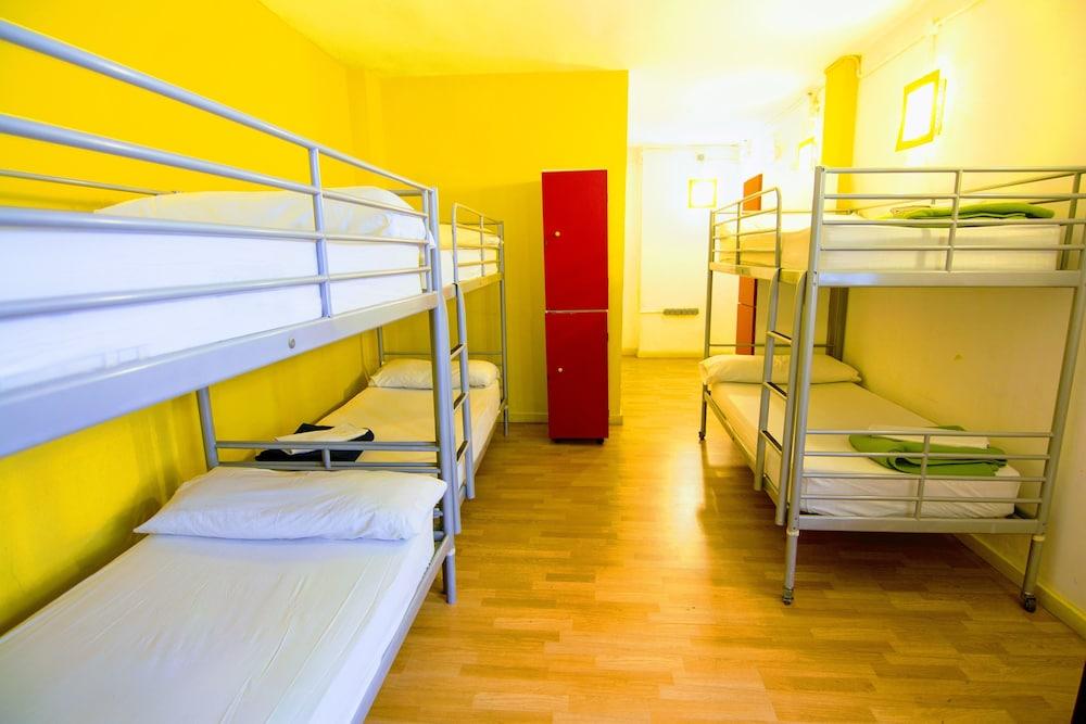 Yellow Nest Hostel Barcelona