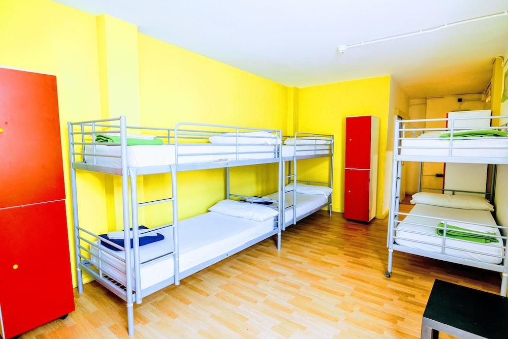 Yellow Nest Hostel Barcelona