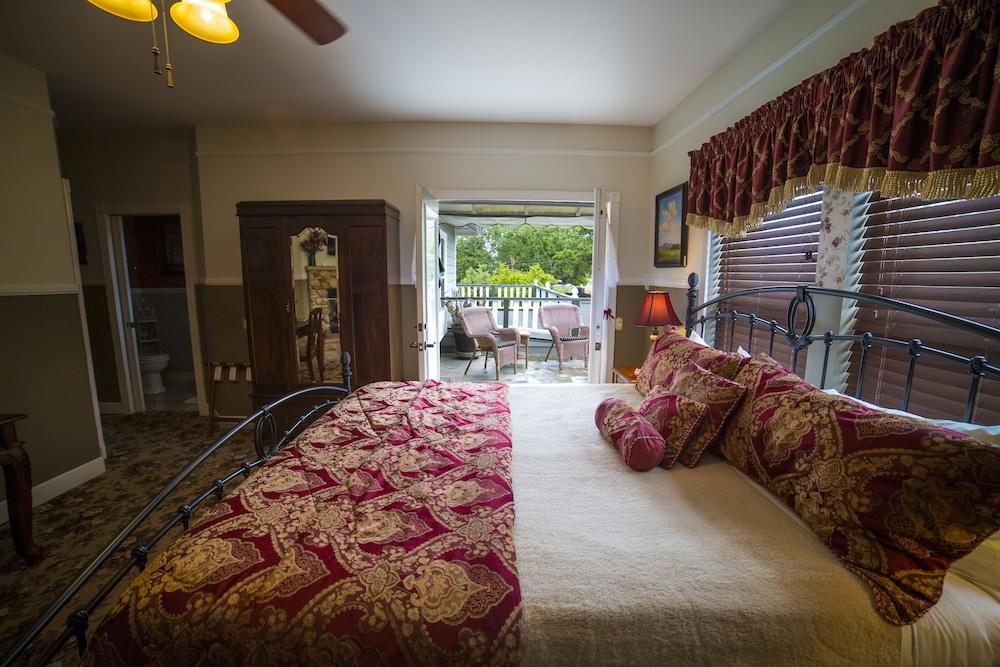 ForFriends Inn Bed and Breakfast