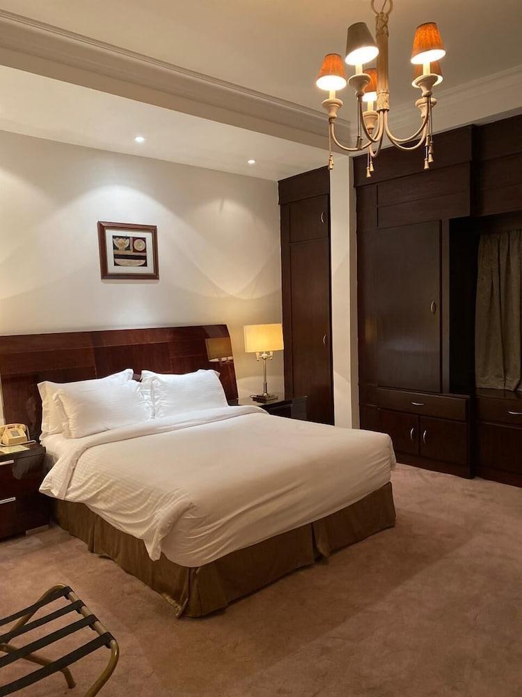 Al Gosaibi Hotel - Villa