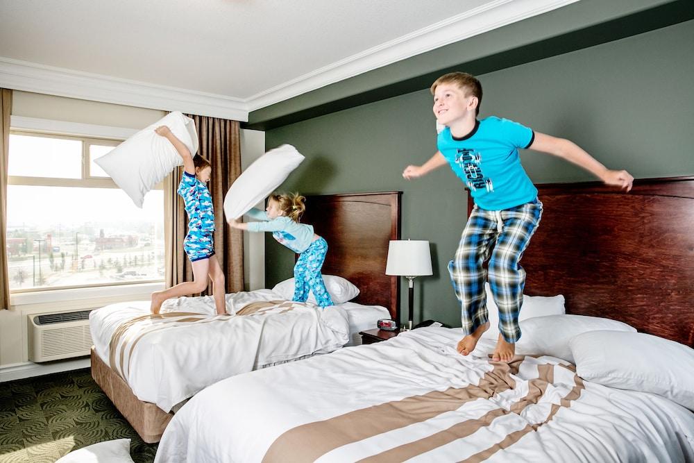 Chateau Nova Yellowhead