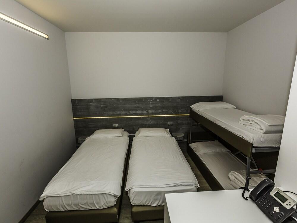 Campione Univela Hostel