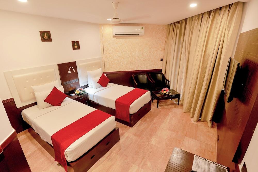 Renai Blue Waters Cherai