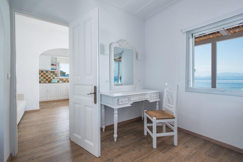 Bellevalia Hydra - Formerly Four Seasons Hydra