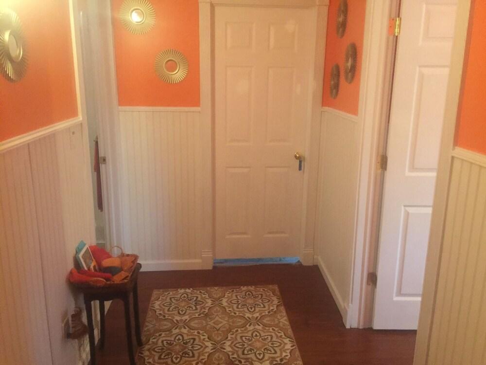 Brookside Inn At Laurens