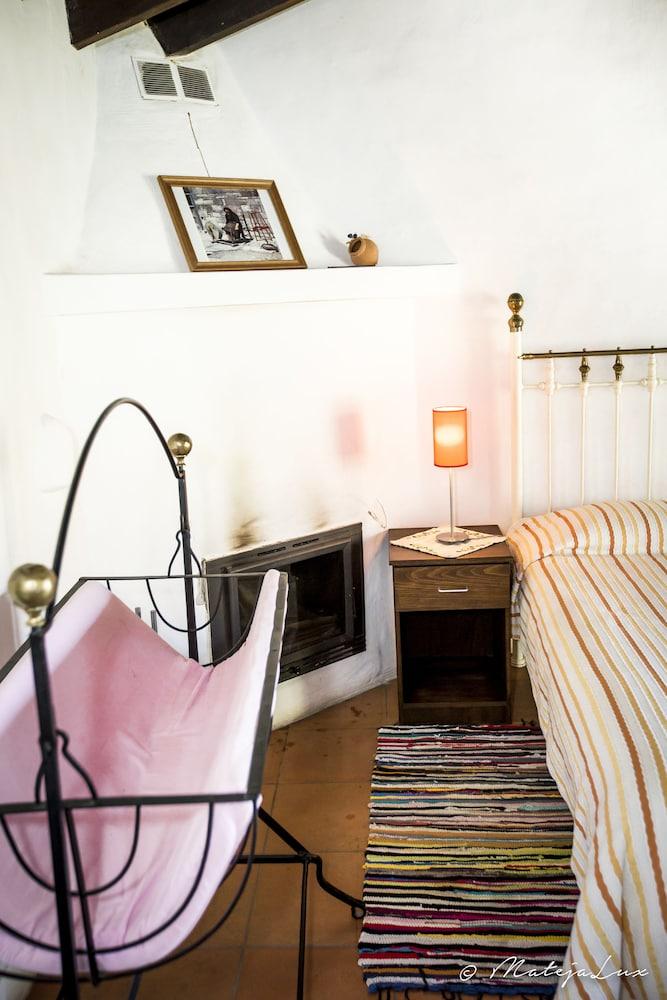 Ambelikos Traditional AgroHotel