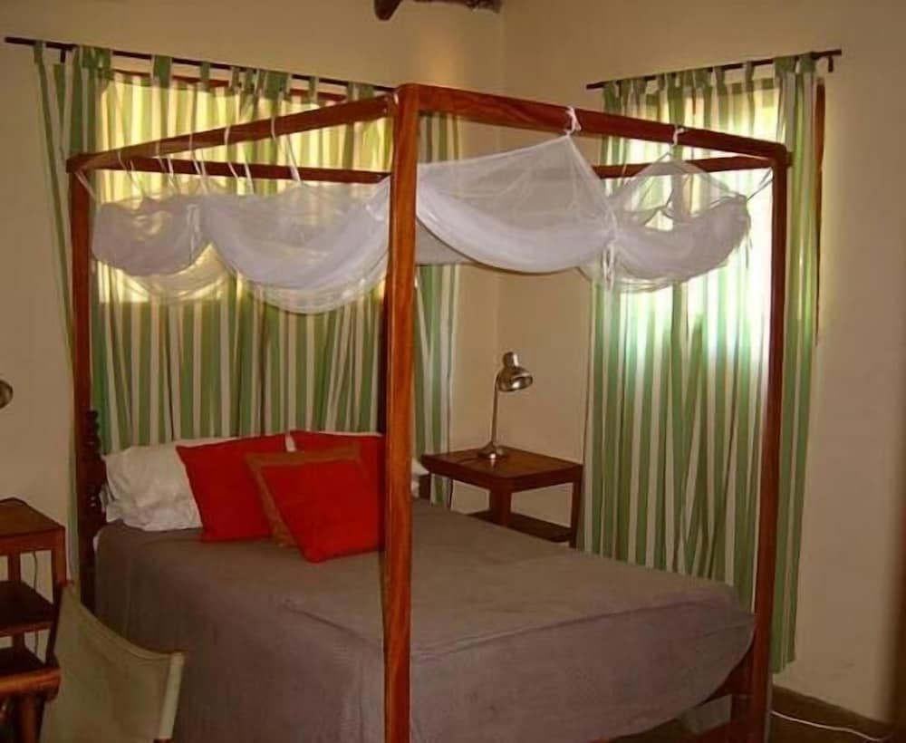 Casa Barry Beach Lodge