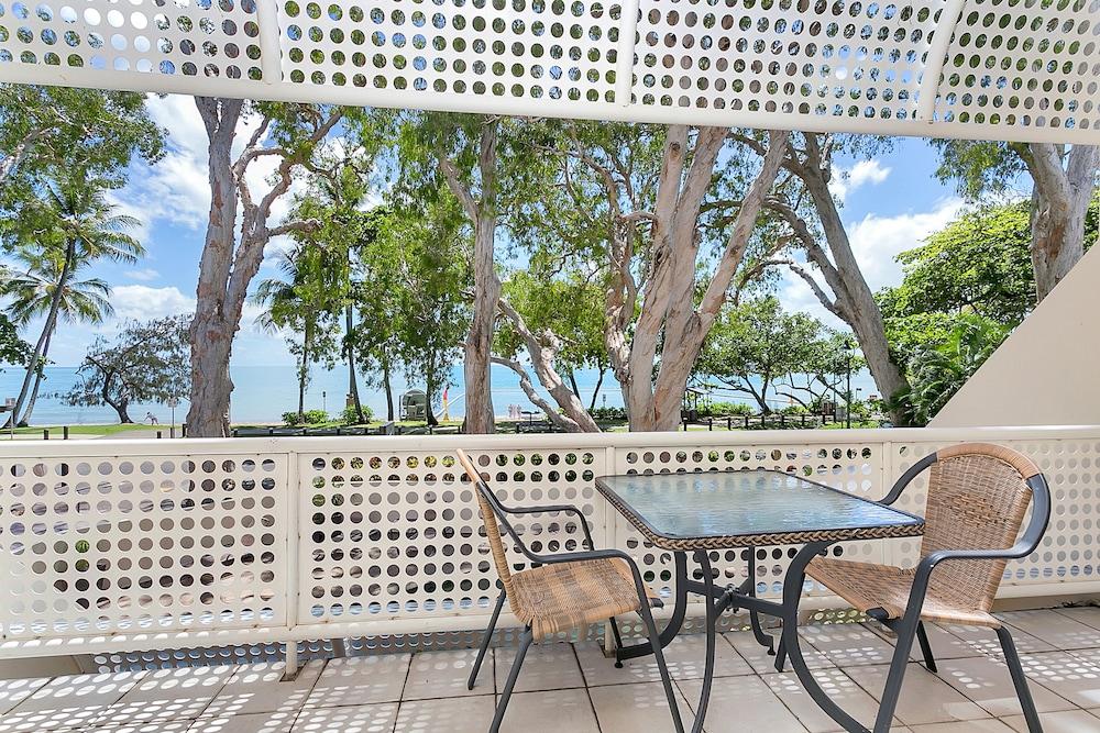 On Palm Cove Beachfront Apartments