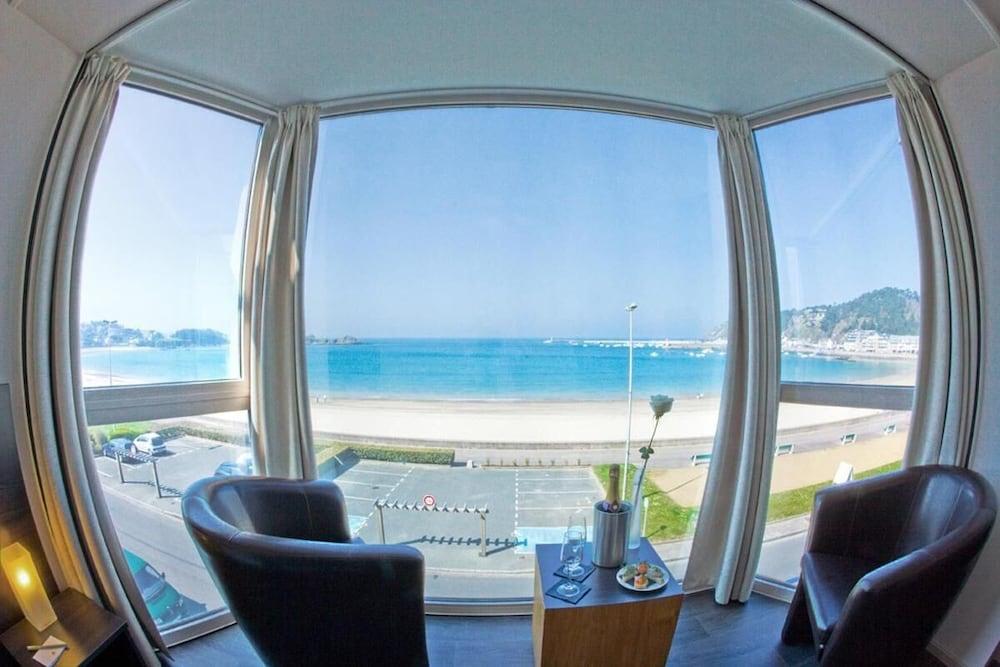 Hotel De la Plage d'Erquy