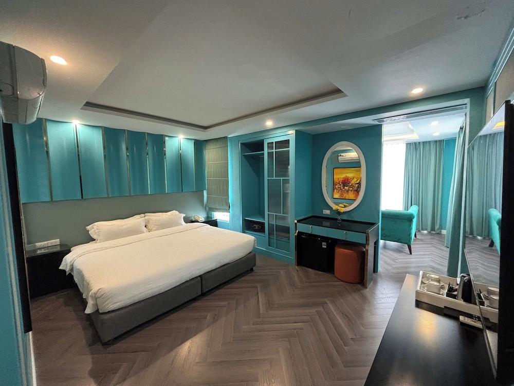 Minerva Church Hotel