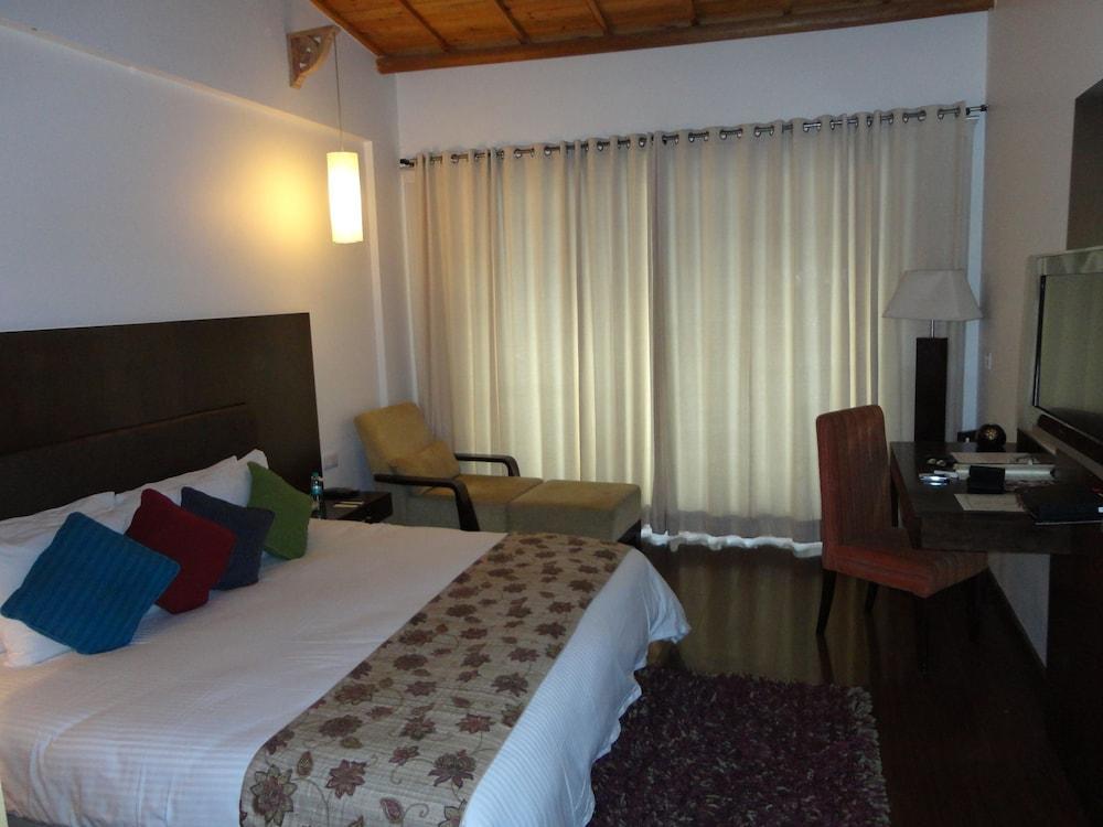 Club Mahindra Kanatal