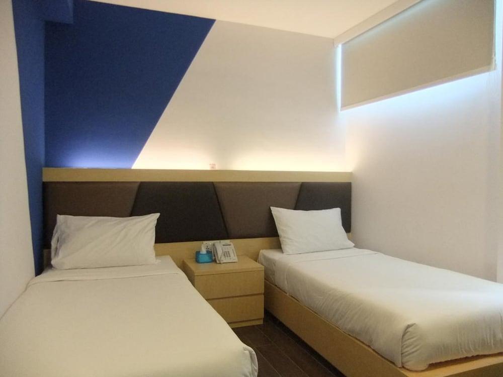 Amaris Hotel by Santika