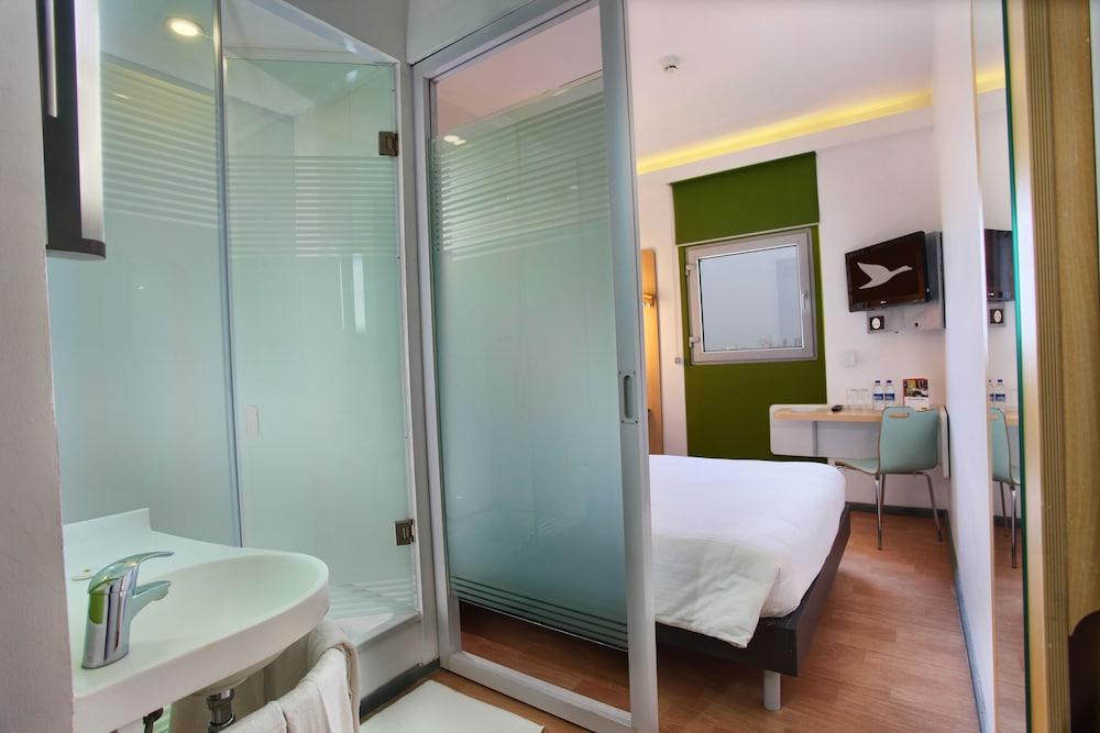 Hotel Caspia Pro Greater Noida