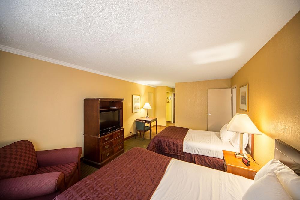 Suburban Studios Fort Wayne