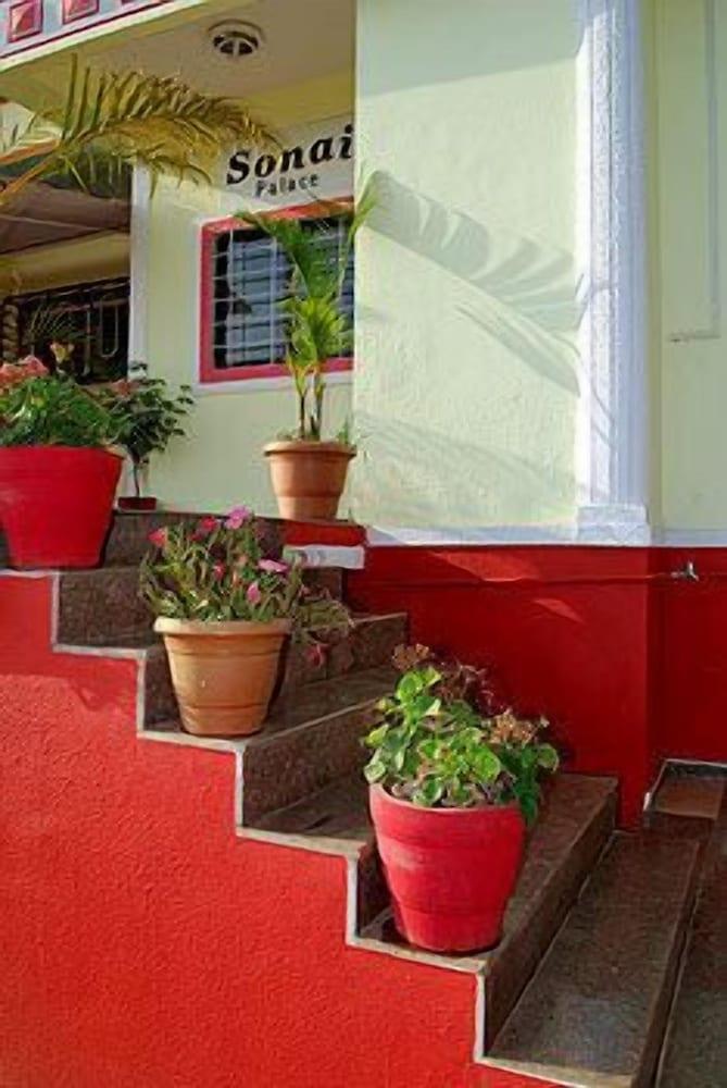 Shanti's Hotel Sonai