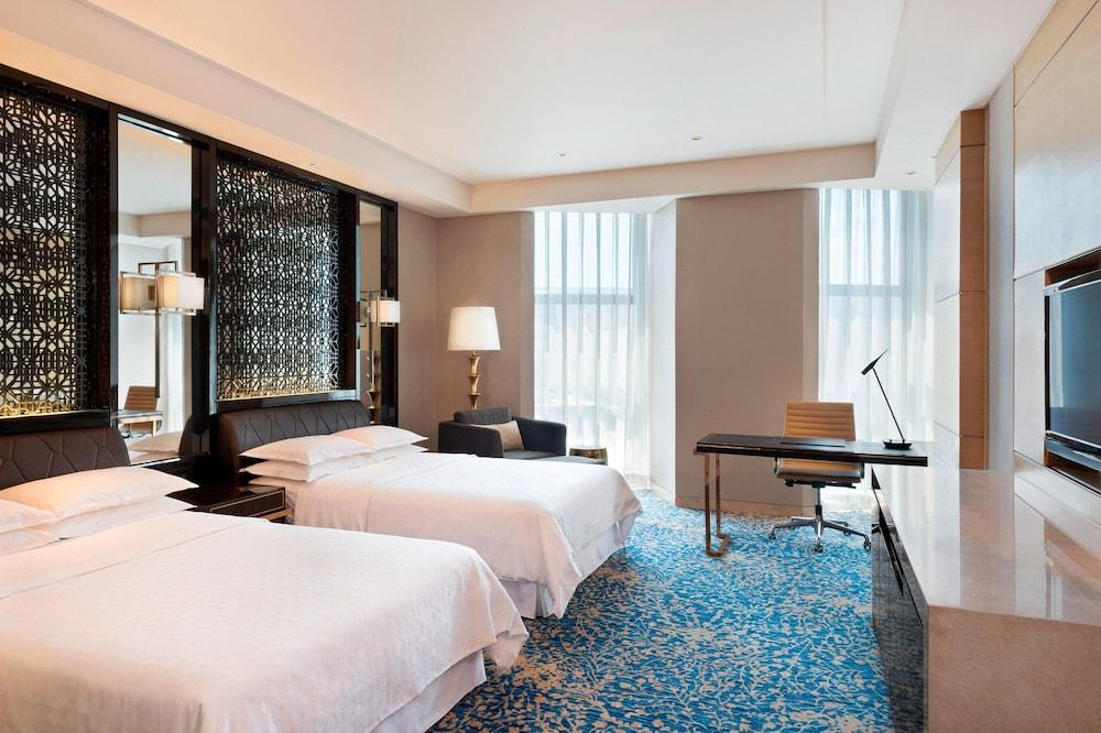 Sheraton Changchun Jingyuetan Hotel