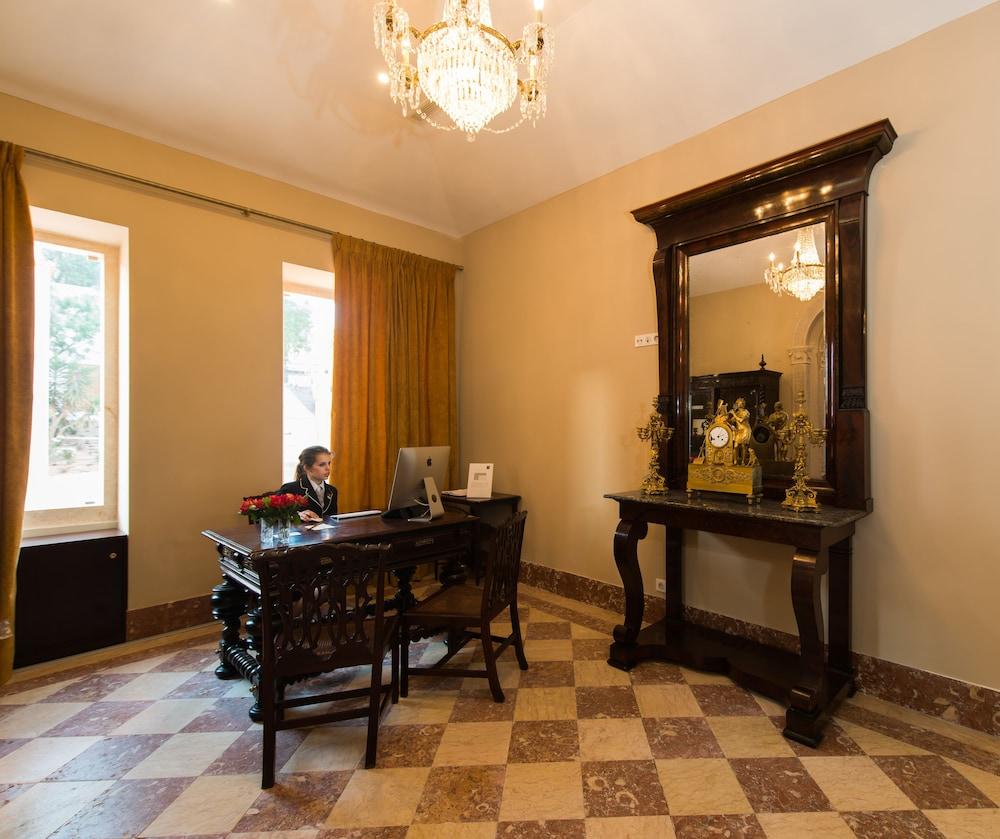 Vila Gale Collection Palacio dos Arcos Hotel