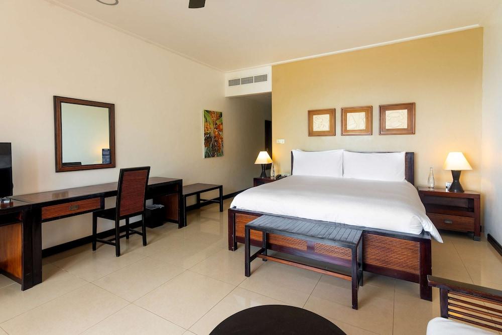DoubleTree by Hilton Seychelles - Allamanda Resort & Spa