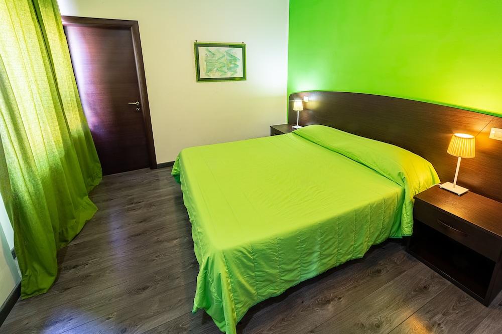 Difronte ai Musei Vaticani