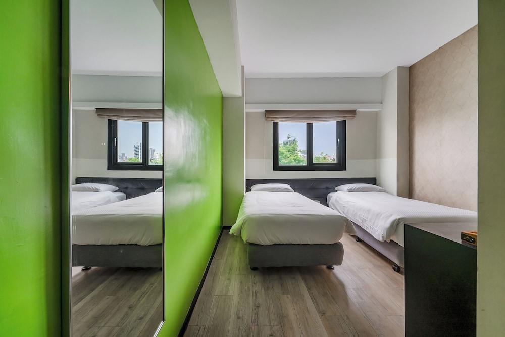 CHECK inn Express Kaohsiung Love River