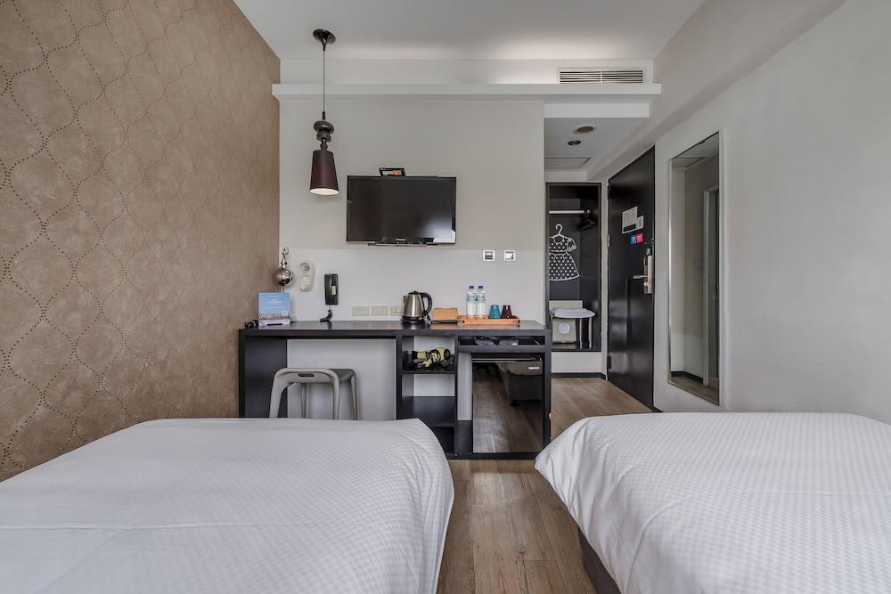 CHECK inn Express Kaohsiung Love River