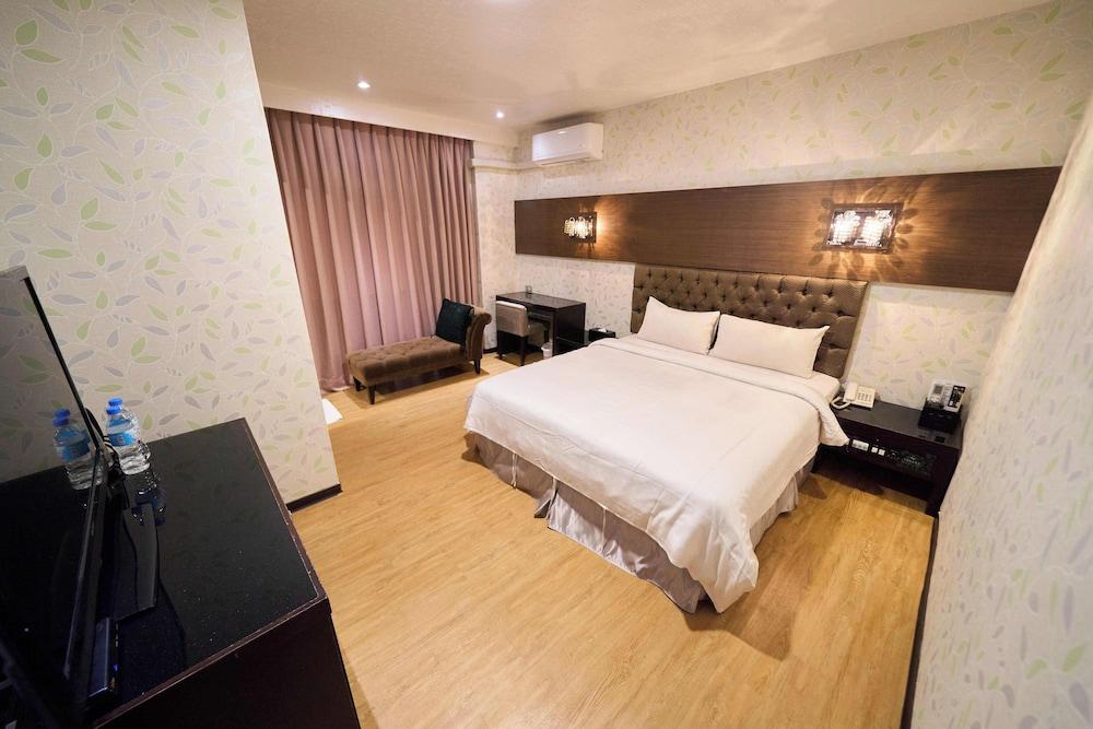 The River Fashion Hotel